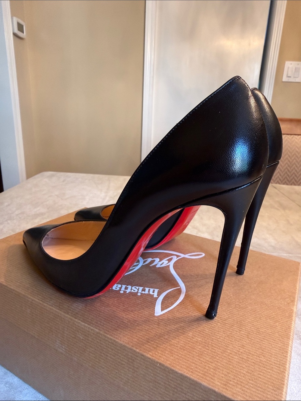 Christian Louboutin Black Pointed-Toe Leather Pumps - Picture 6 of 9